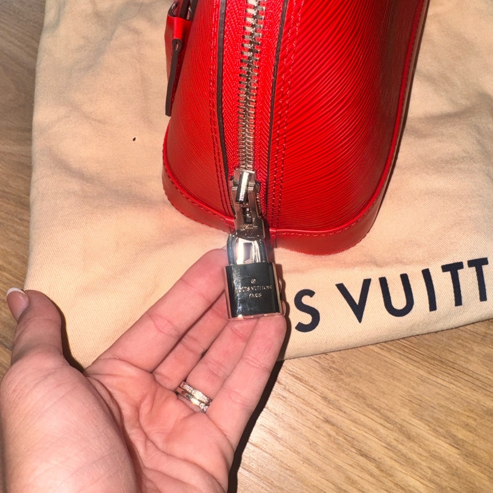 Louis Vuitton Alma BB Epi Leather Poppy Red - Picture 9 of 12